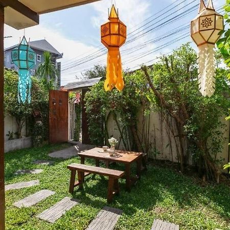 Nearthepark Backpack House Albergue Chiang Mai Exterior foto