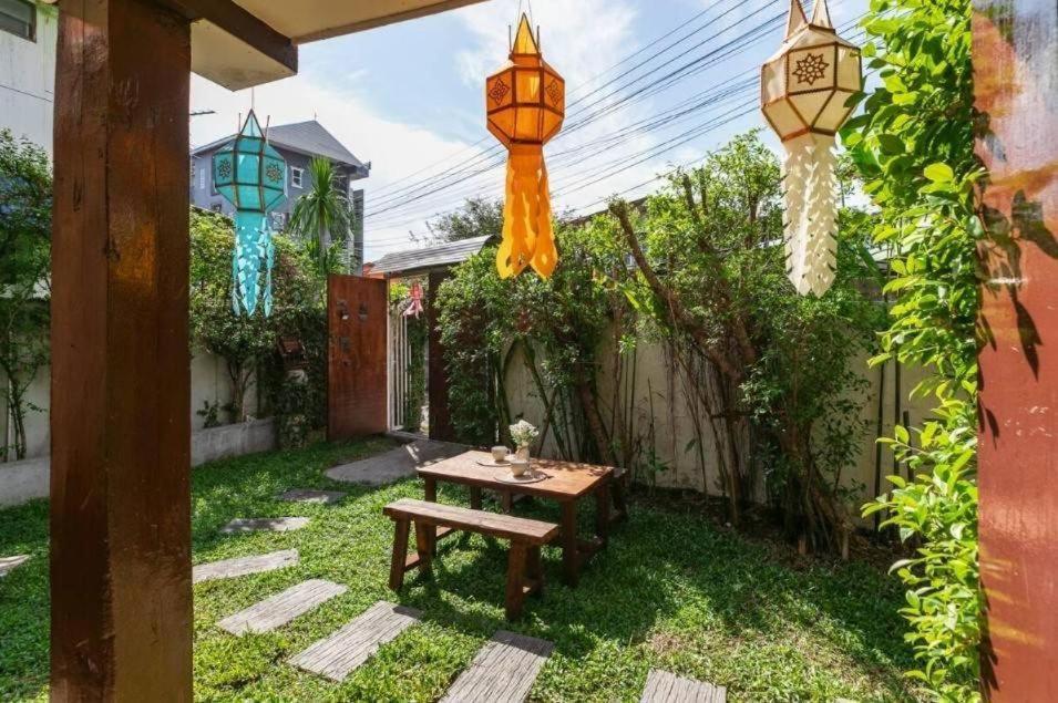 Nearthepark Backpack House Albergue Chiang Mai Exterior foto