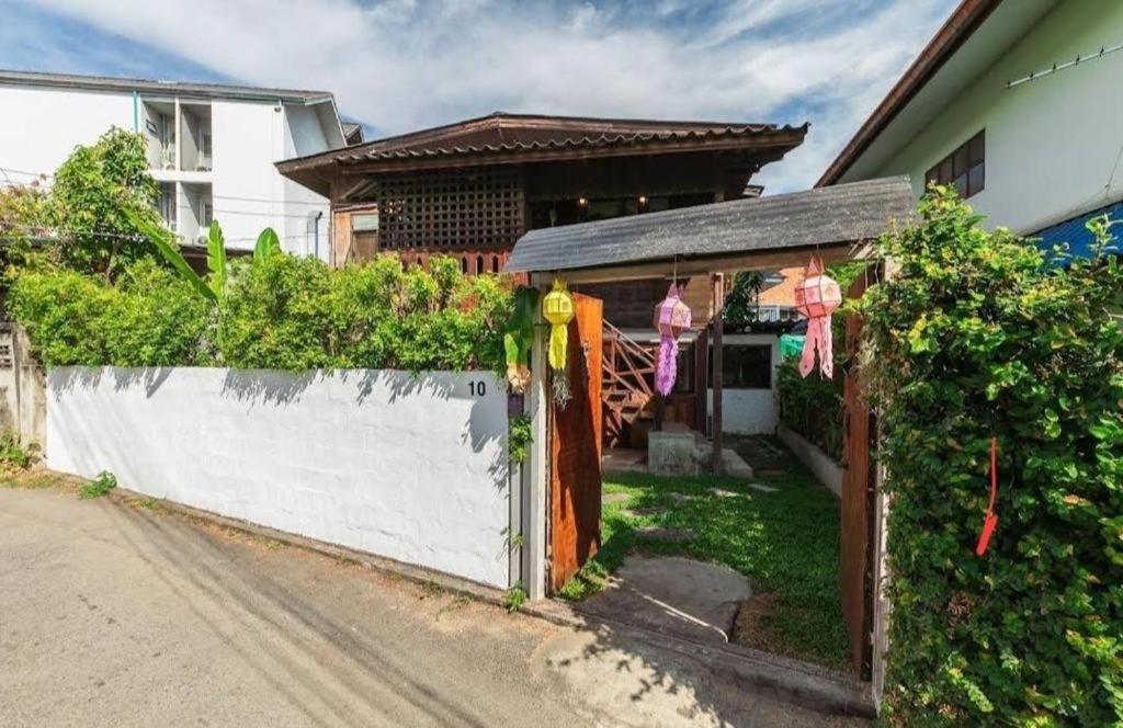 Nearthepark Backpack House Albergue Chiang Mai Exterior foto